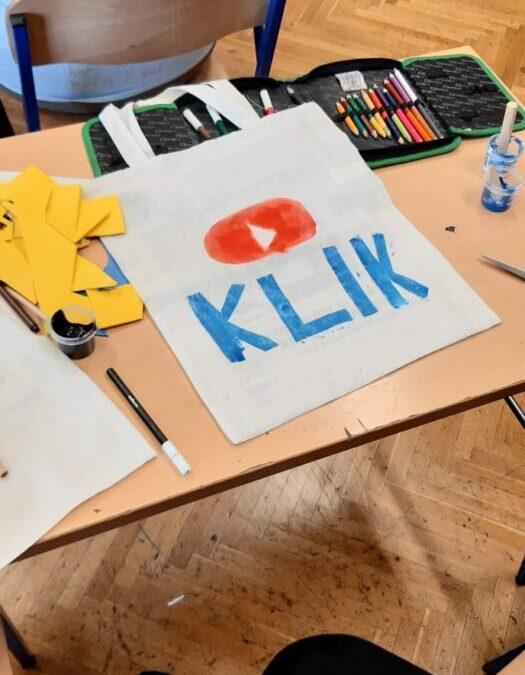 KLIK ZA SIGURNOST – UČENICI EDUCIRAJU VRŠNJAKE