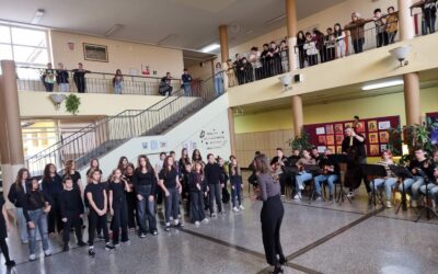 EMOTIVAN PROGRAM U OŠ DARDI U ČAST ŽRTVAMA VUKOVARA I ŠKABRNJE