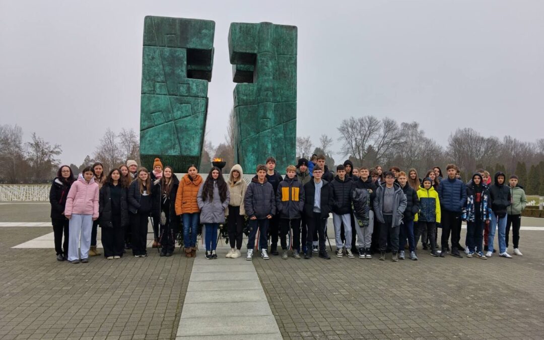 POSJET UČENIKA OSMIH RAZREDA MEMORIJALNOM CENTRU DOMOVINSKOG RATA VUKOVAR