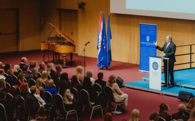 ANDREJA DORIĆ I NATAŠA MESIĆ MUHAREMI MEĐU 518 NAJUSPJEŠNIJIH ODGOJNO-OBRAZOVNIH DJELATNIKA
