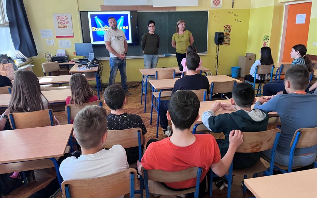 RADIOAKTIVNA SLUŠAONICA U OŠ DARDA